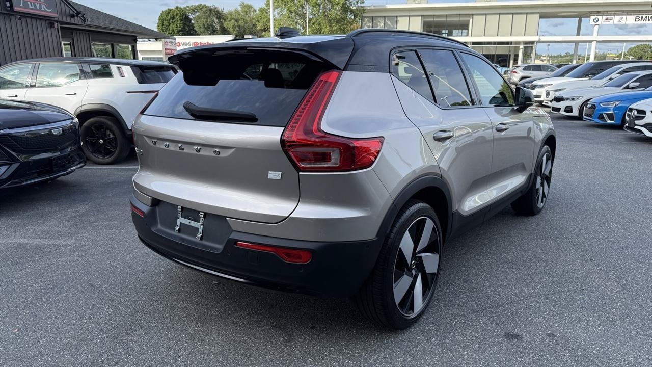 Used 2023 Volvo XC40 Recharge Ultimate AWD/4WD image 17