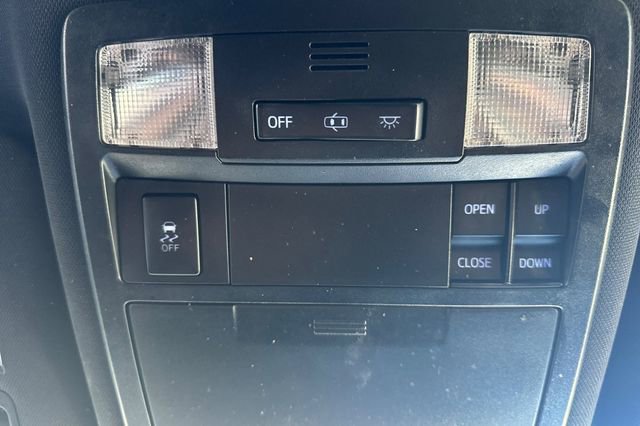 Used 2017 Toyota Tacoma Limited image 37