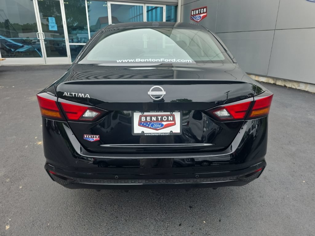 Used 2025 Nissan Altima 2.5 SV FWD image 7