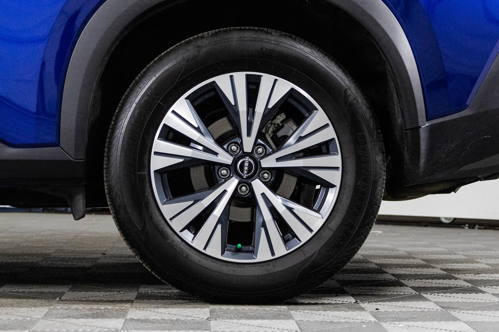 Used 2023 Nissan Rogue SV w/ SV Premium B Package image 44