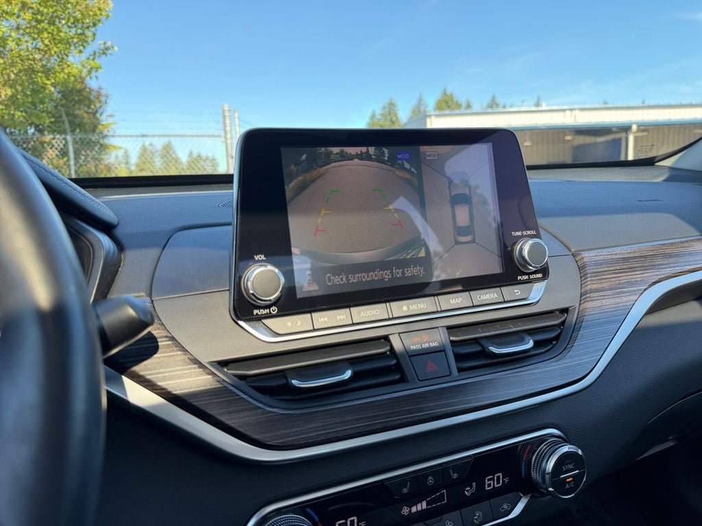 Used 2020 Nissan Altima 2.0 Platinum FWD image 17