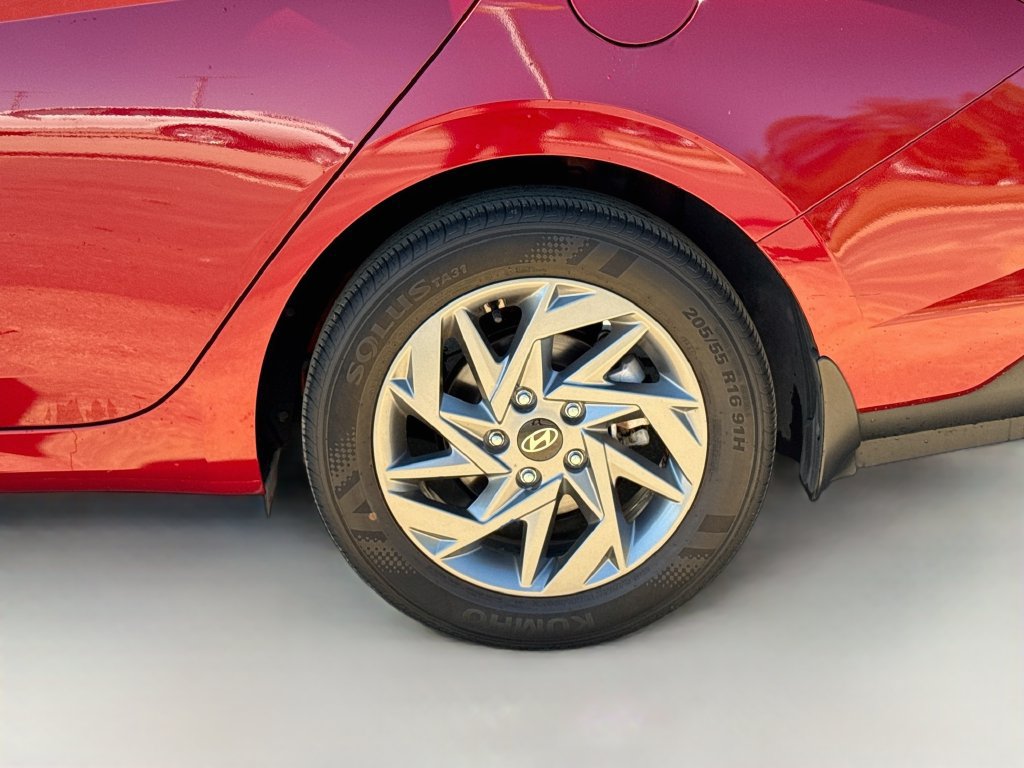 Used 2024 Hyundai Elantra SEL FWD image 41