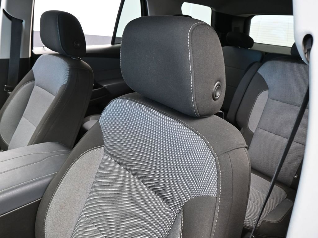 Used 2018 Chevrolet Traverse LT image 16