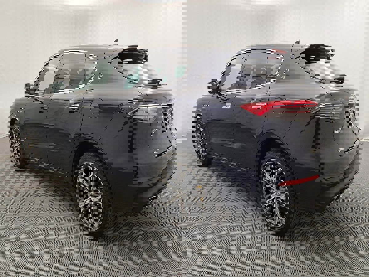 Used 2021 Maserati Levante S GranSport image 7