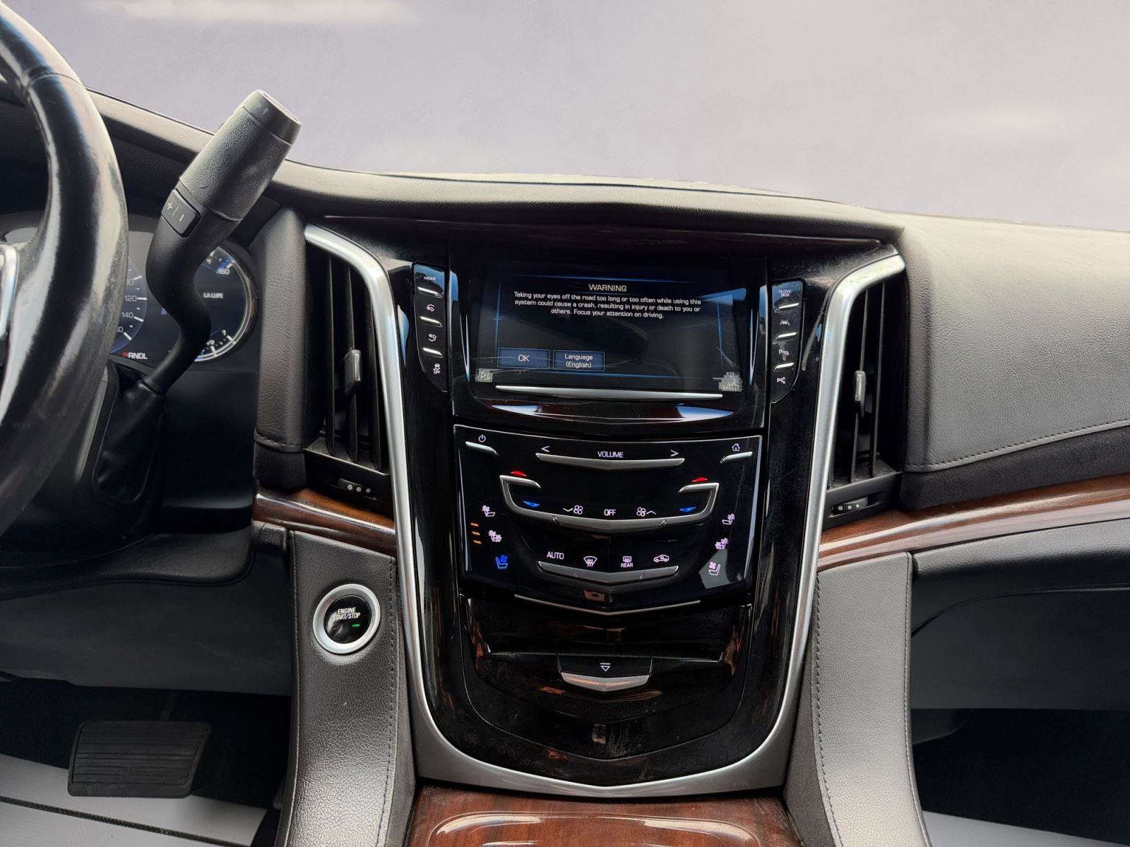 Used 2020 Cadillac Escalade Premium Luxury image 11