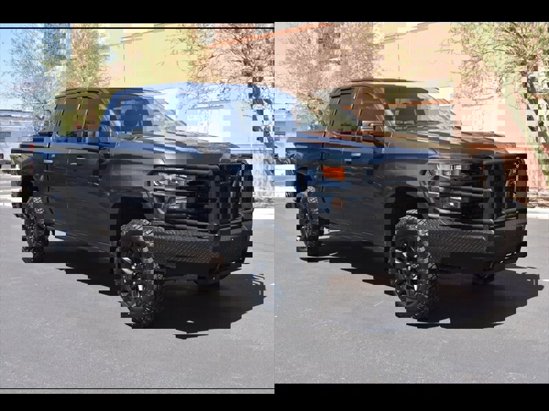 Used 2020 Chevrolet Silverado 1500 Custom Trail Boss image 2