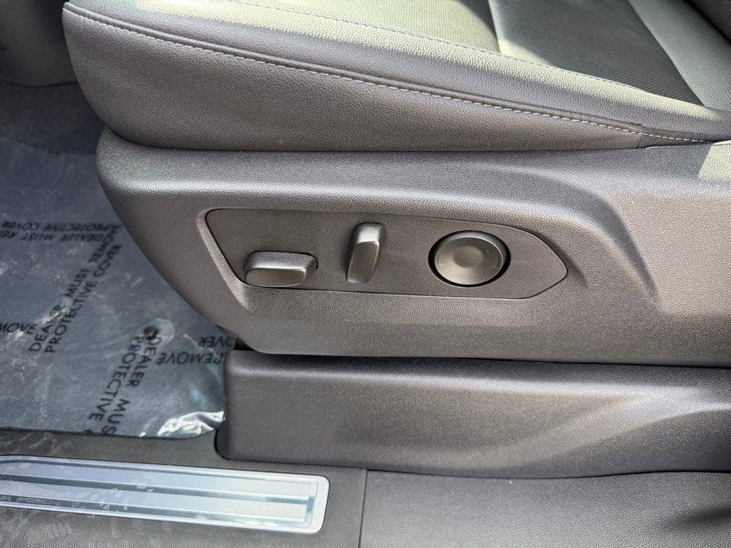 Used 2025 GMC Sierra 1500 SLT w/ SLT Premium Plus Package image 8