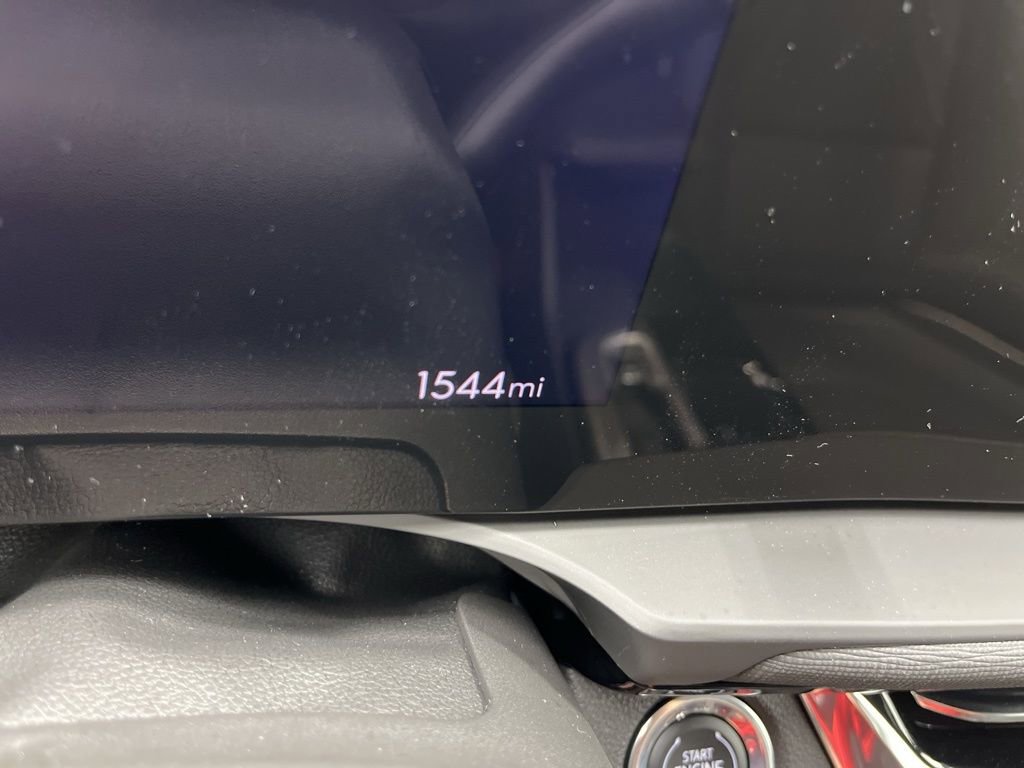 Used 2026 Buick Envista Sport Touring w/ Studio Series FWD image 13