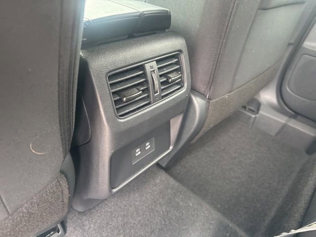 Used 2025 Nissan Rogue SV image 8