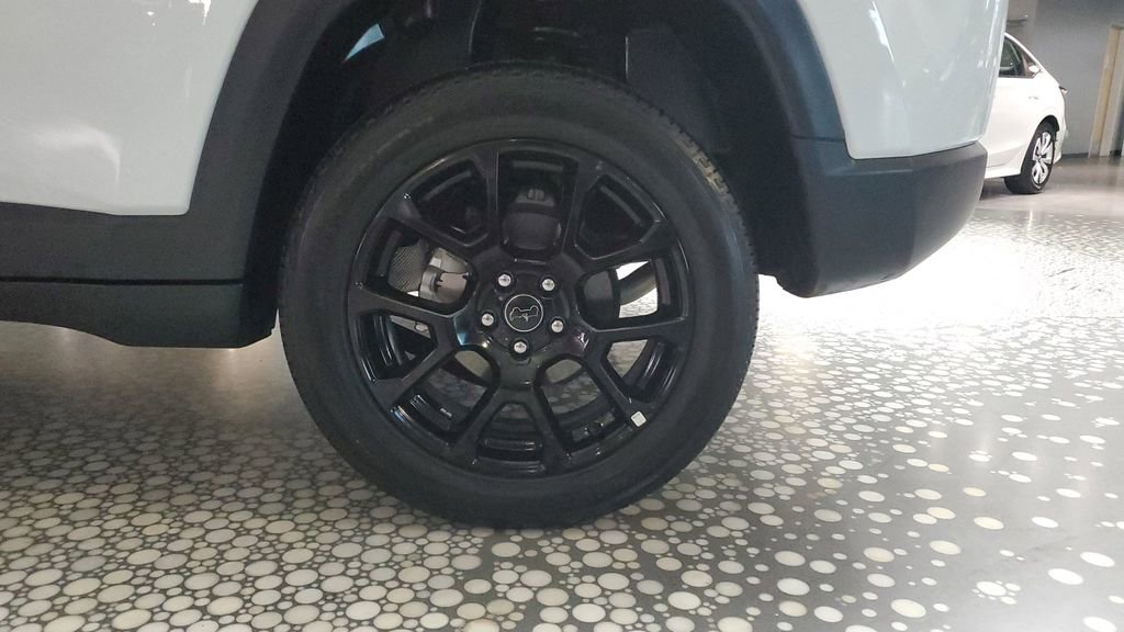 Used 2026 Jeep Compass Latitude image 6