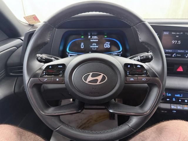 Used 2025 Hyundai Elantra Sport FWD image 23