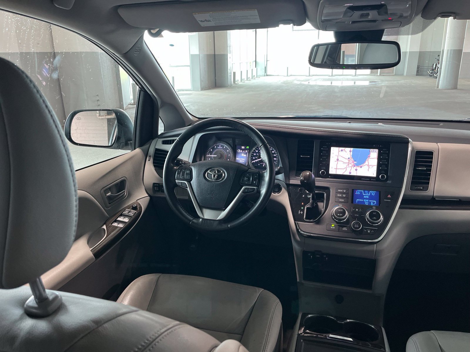 Used 2019 Toyota Sienna XLE w/ XLE Navigation Package FWD image 42