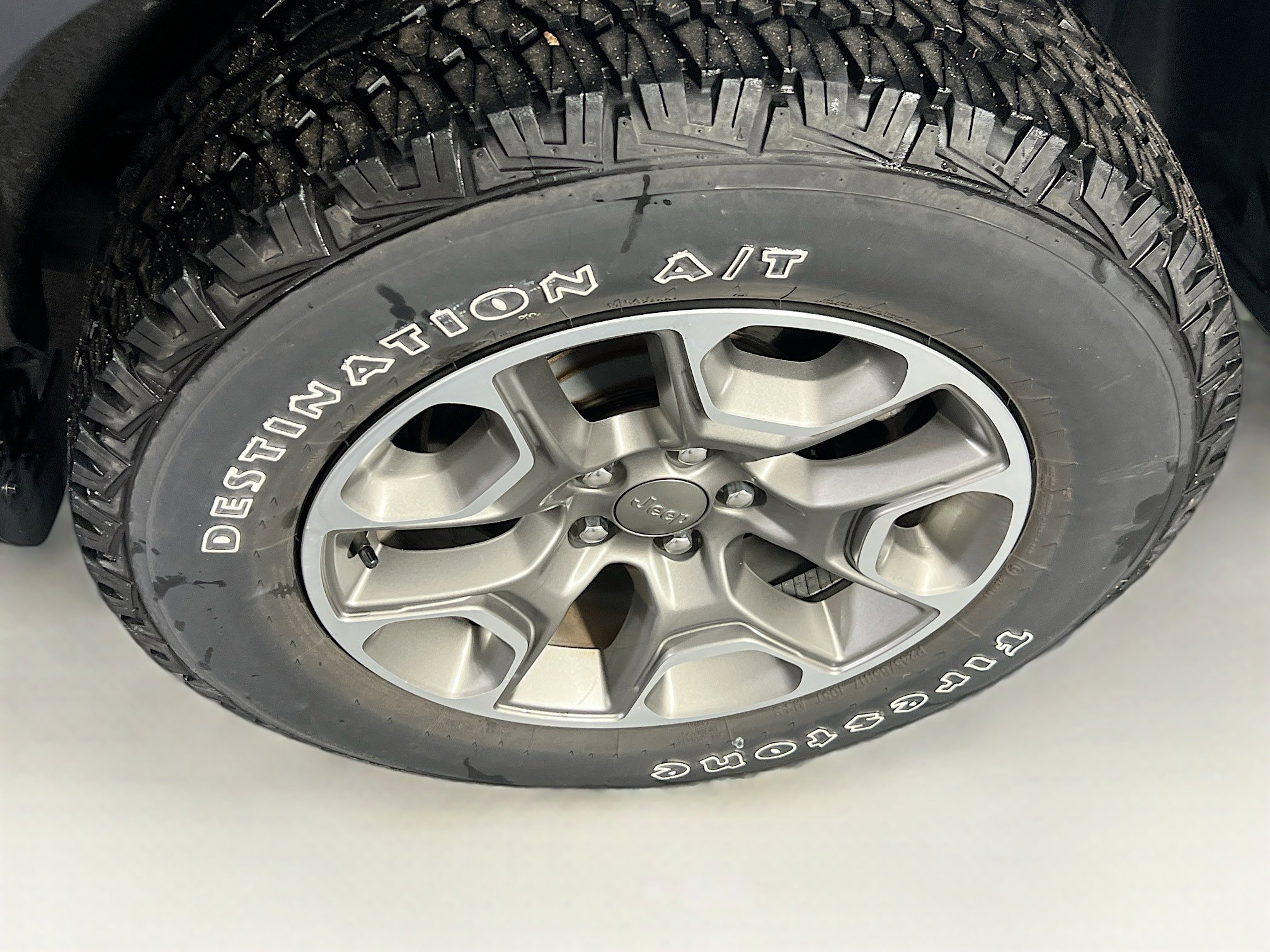 Used 2022 Jeep Cherokee Trailhawk w/ Premium Leather Package image 28