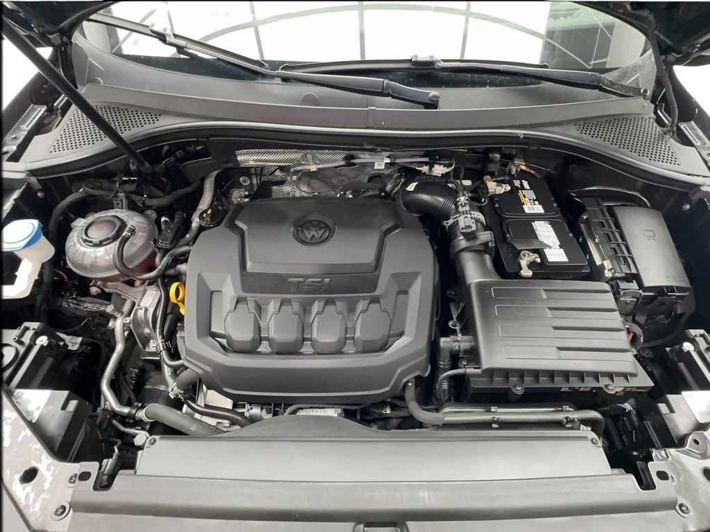 Used 2022 Volkswagen Tiguan SE w/ Panoramic Sunroof Package FWD image 18