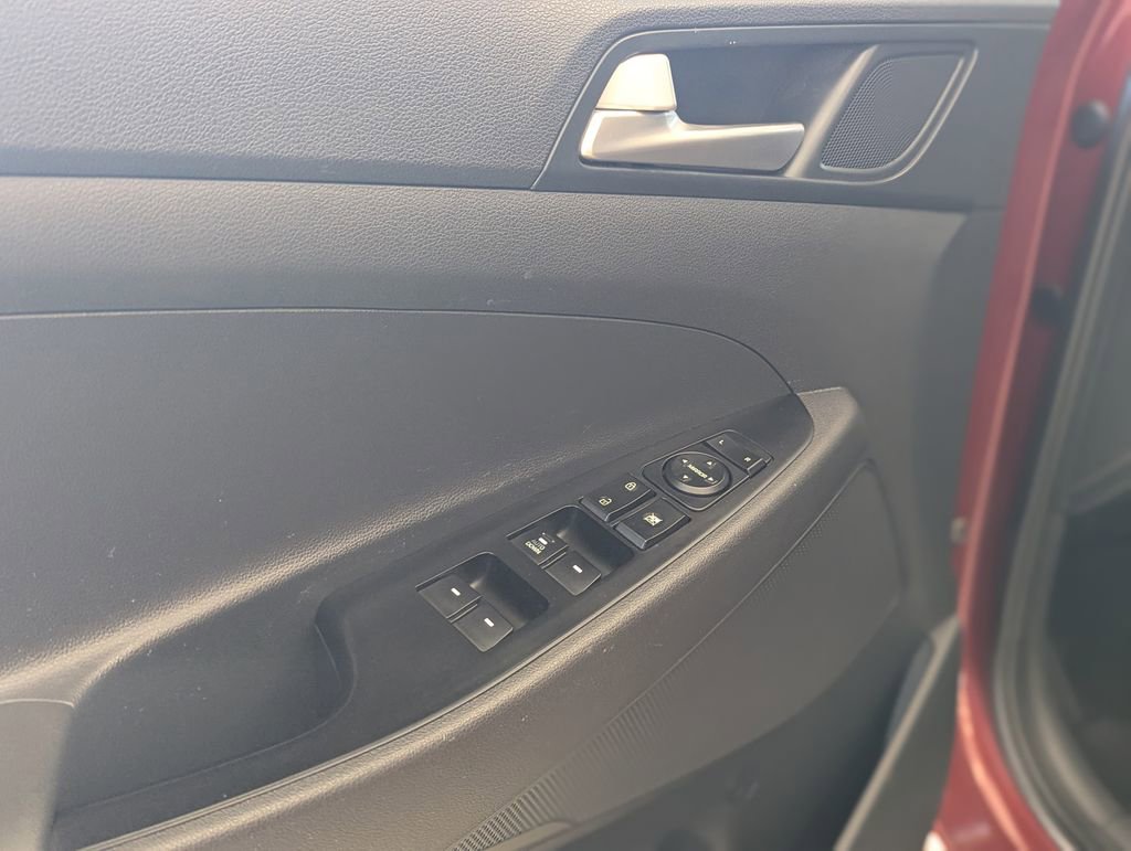 Used 2019 Hyundai Tucson SE image 11