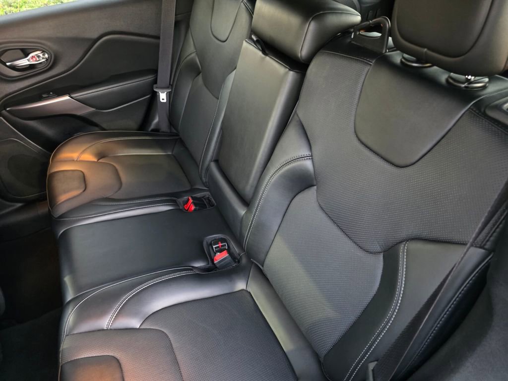 Used 2022 Jeep Cherokee Latitude Lux w/ Sun & Sound Group image 15