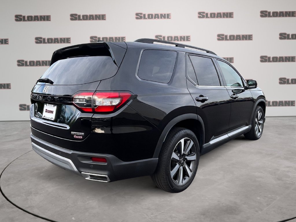 Certified 2024 Honda Pilot Touring image 5