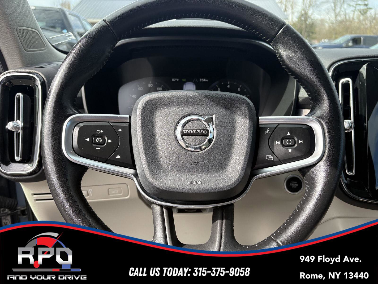 Used 2020 Volvo XC40 T5 Momentum AWD/4WD image 14