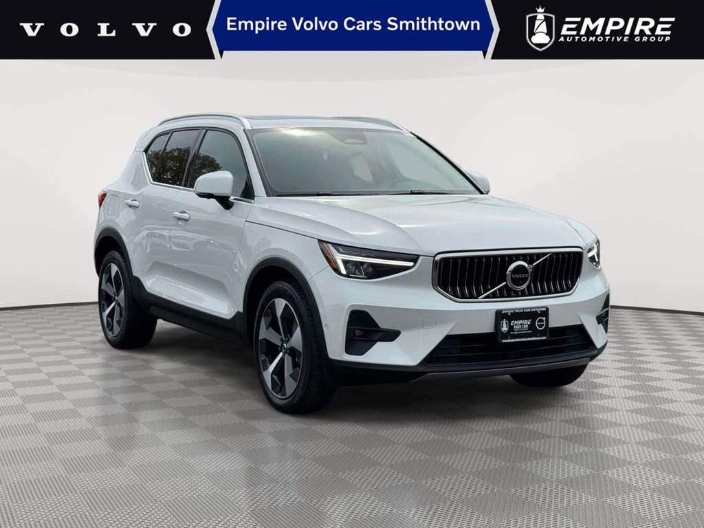 Certified 2023 Volvo XC40 B5 Plus w/ Driver Assist Package AWD/4WD video 1
