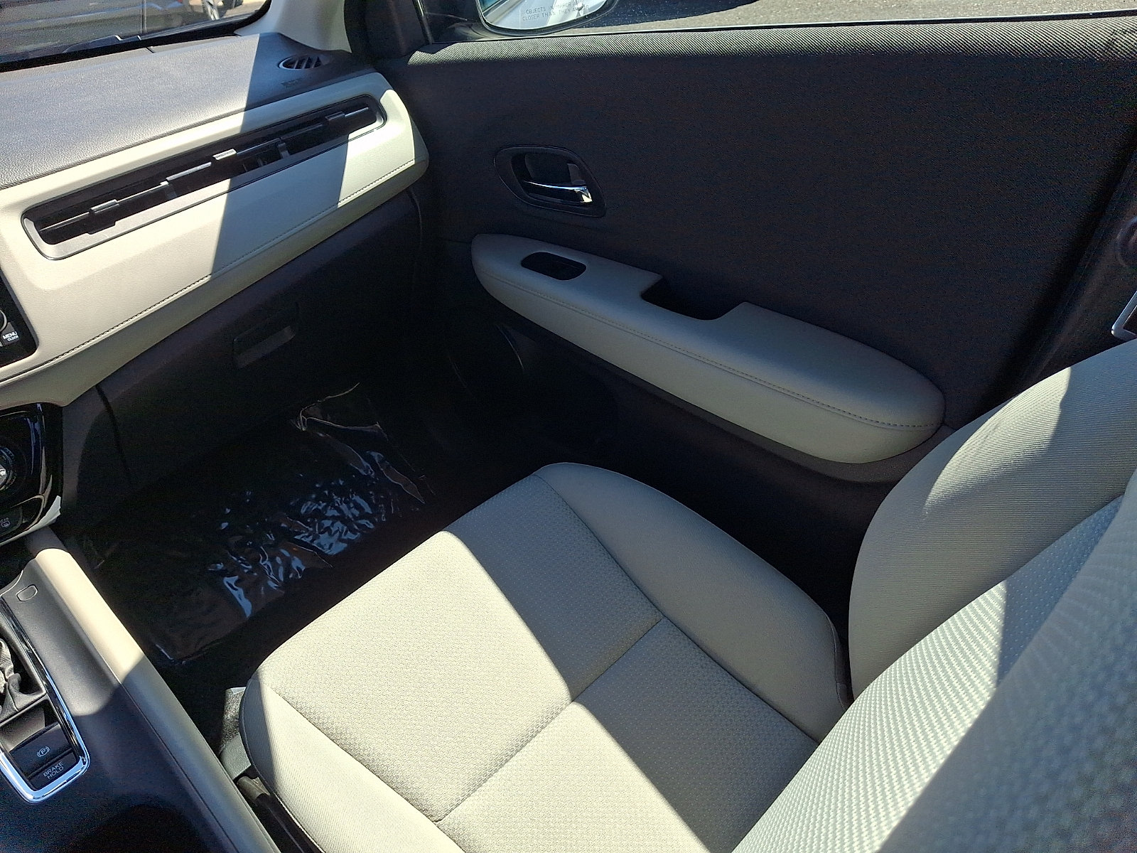 Used 2021 Honda HR-V LX image 12