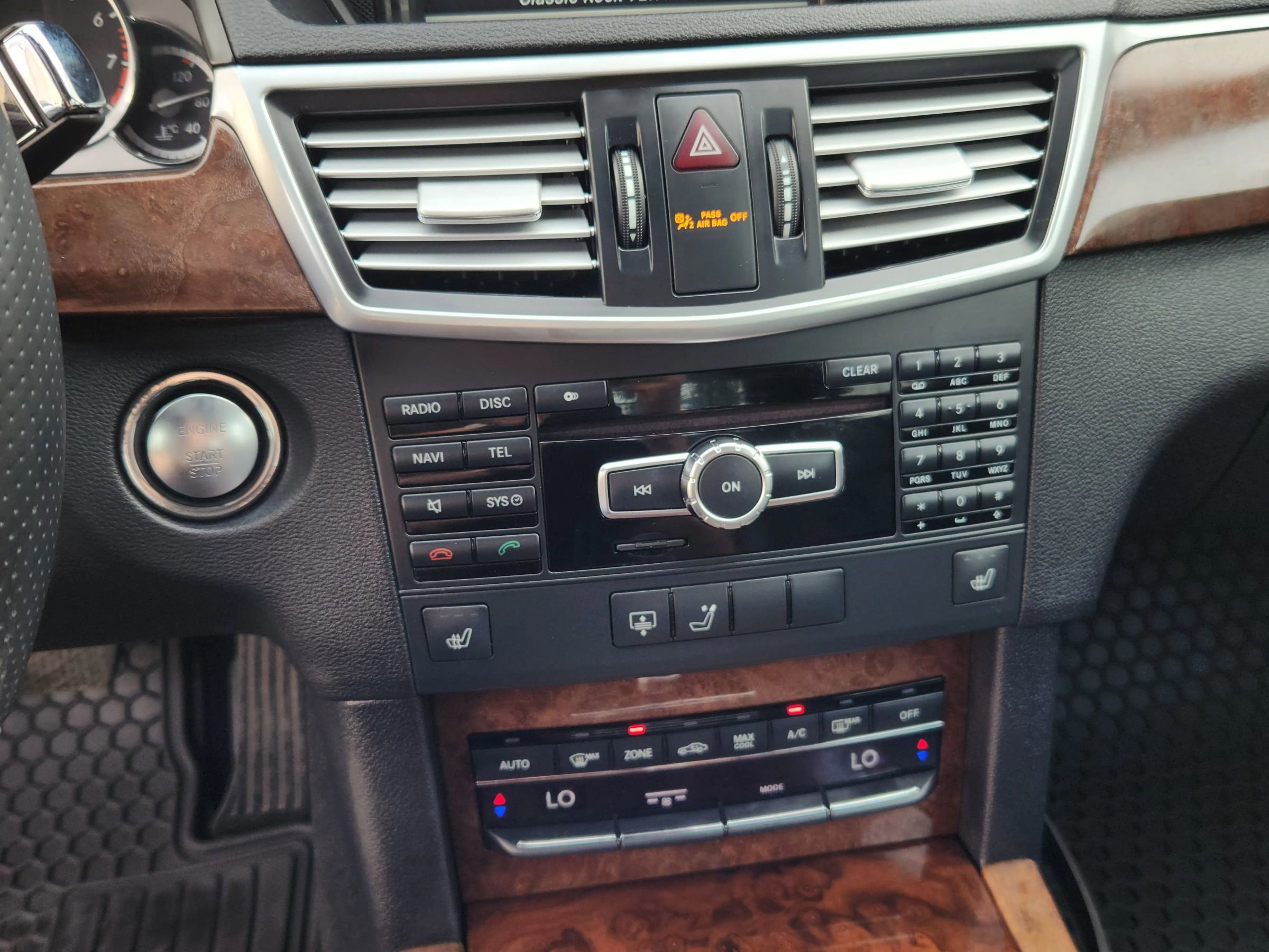 Used 2013 Mercedes-Benz E 350 4MATIC Sedan image 13