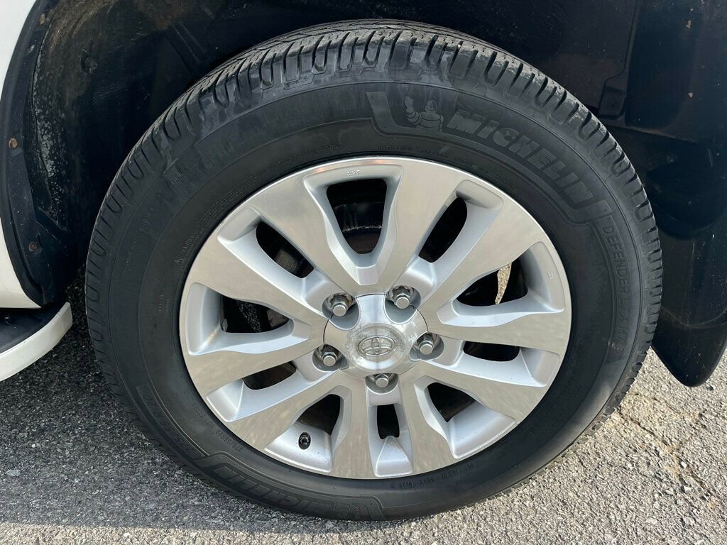 Used 2013 Toyota Sequoia Platinum AWD/4WD image 10