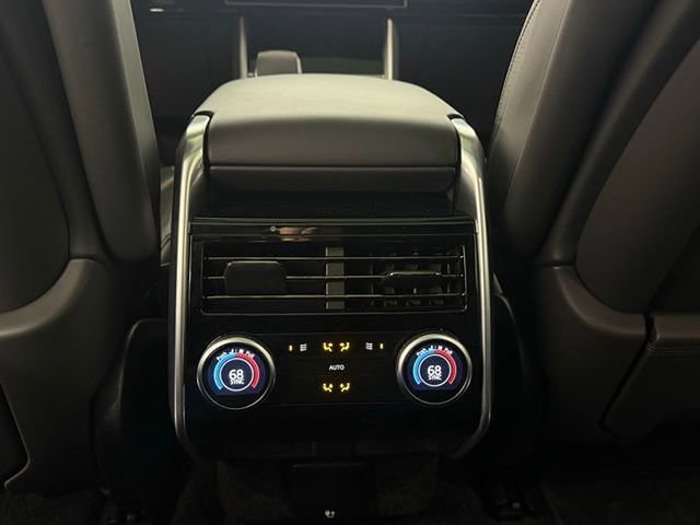 Certified 2025 Land Rover Range Rover SE image 21
