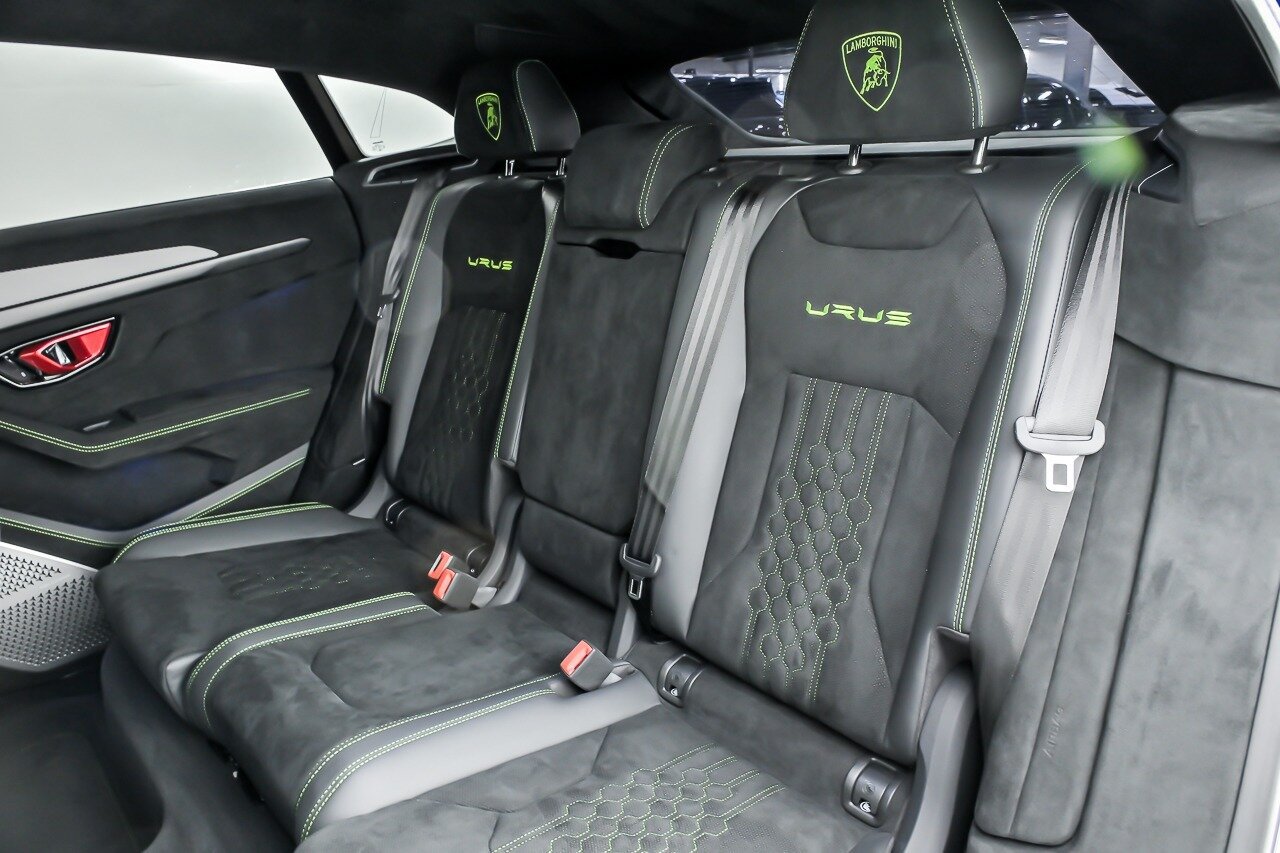 Used 2024 Lamborghini Urus Performante AWD/4WD image 21