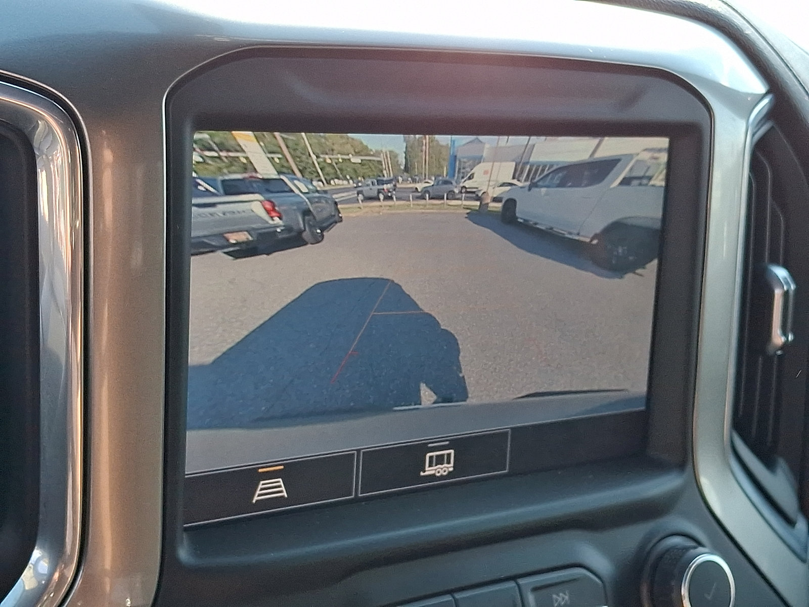 Used 2021 Chevrolet Silverado 1500 LT w/ Convenience Package II AWD/4WD image 18