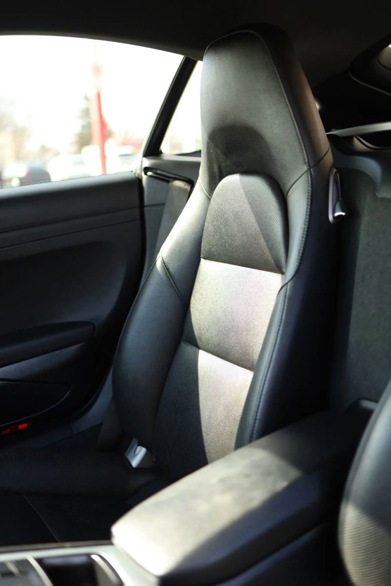 Used 2019 Porsche 718 Cayman RWD image 25