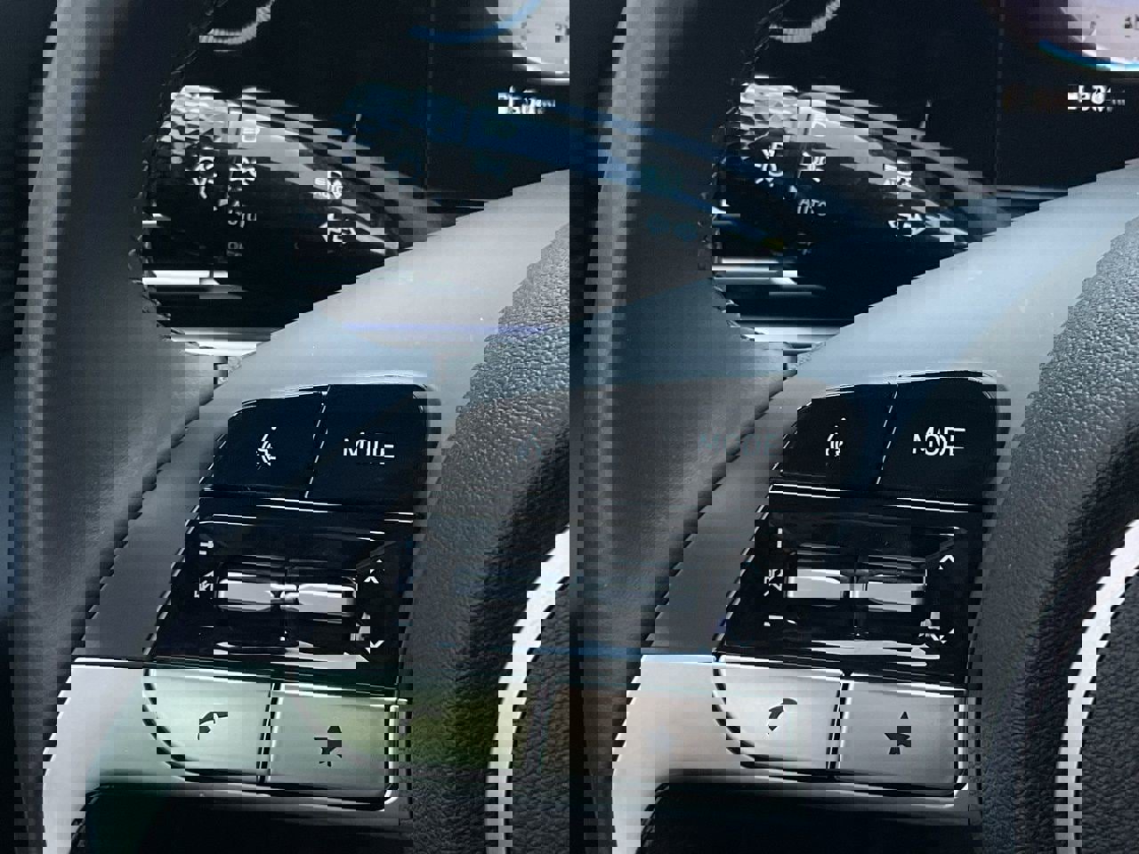 Used 2025 Hyundai Elantra SEL image 24