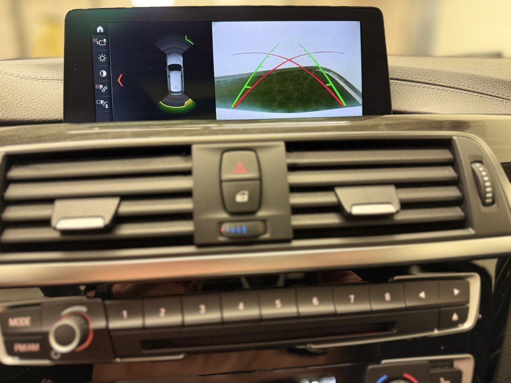 Used 2018 BMW 330i xDrive Wagon AWD/4WD image 8