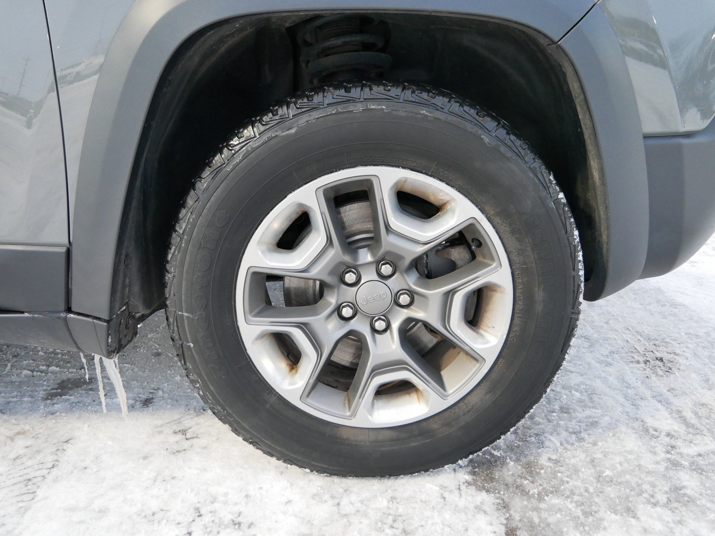 Used 2019 Jeep Cherokee Trailhawk w/ Cold Weather Group image 15