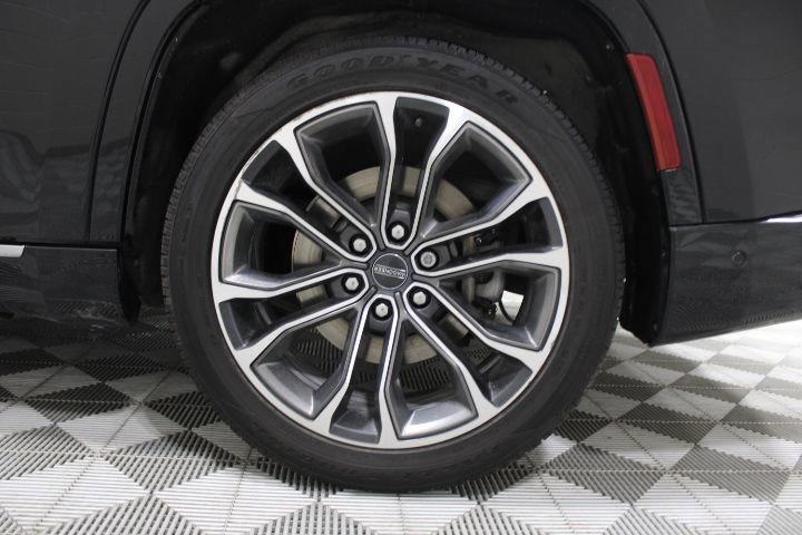 Used 2022 Jeep Grand Wagoneer Series III image 40