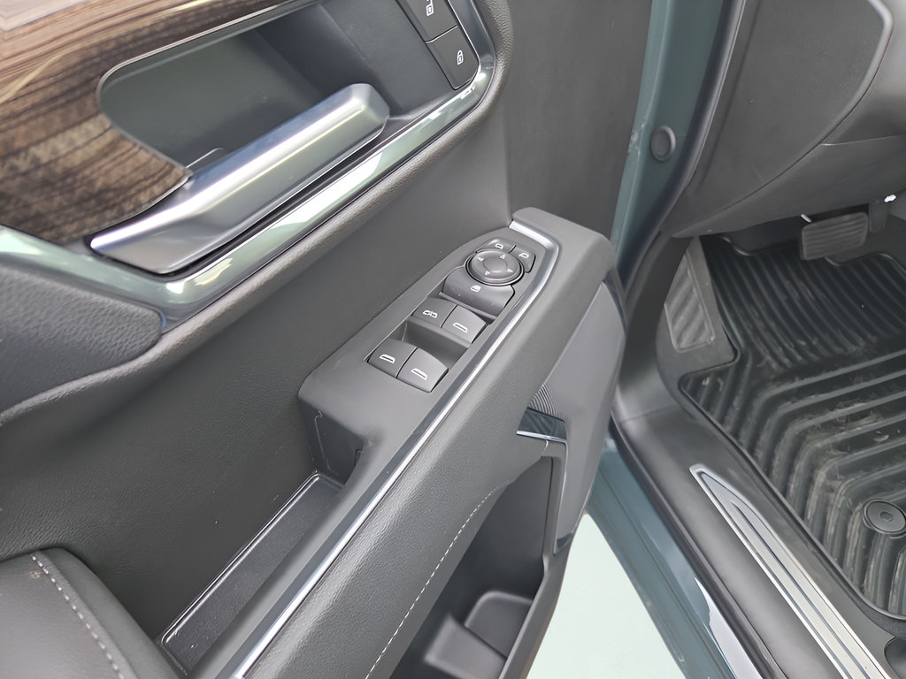 New 2025 Chevrolet Silverado 1500 LT AWD/4WD image 12