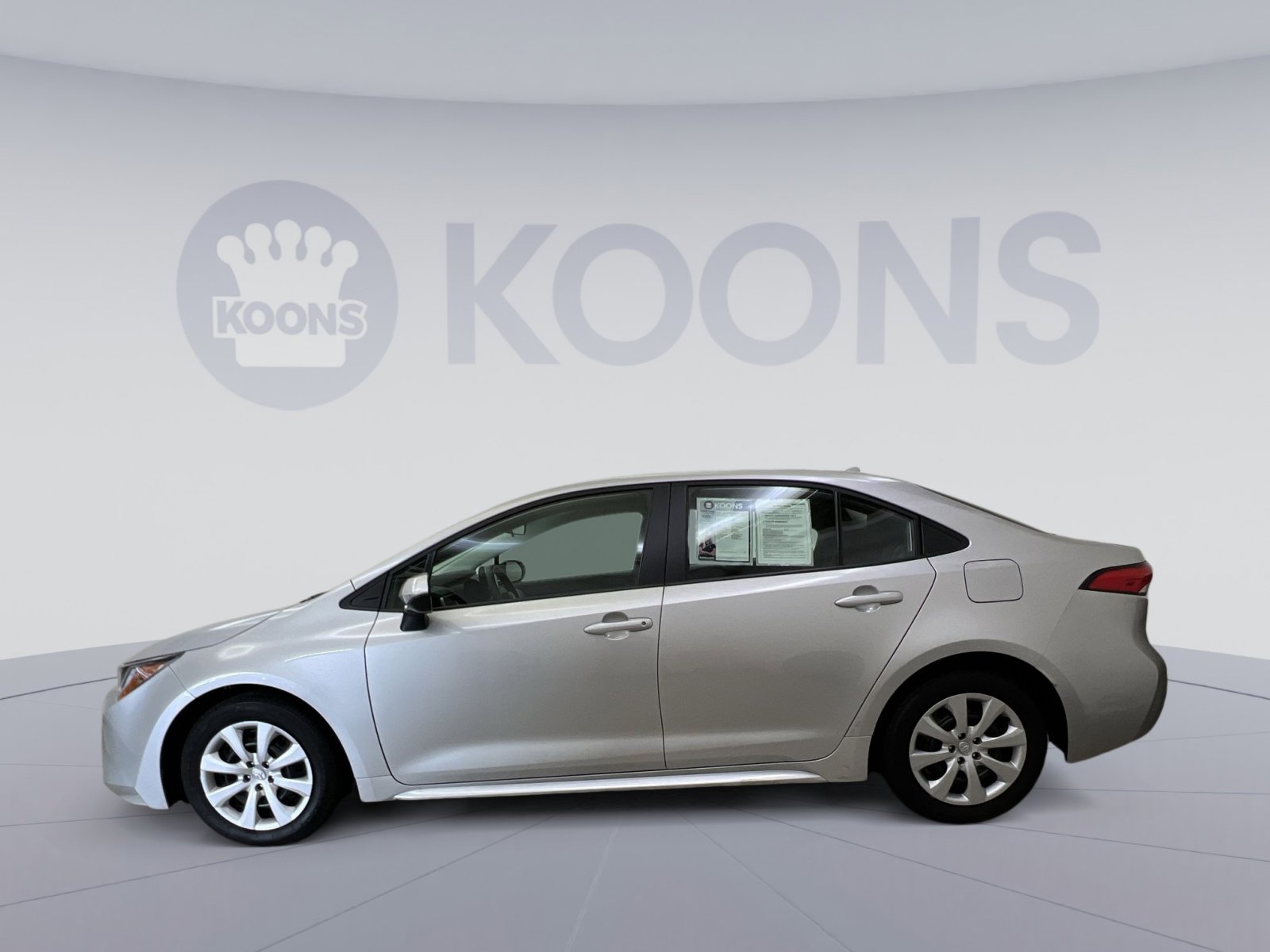 Used 2024 Toyota Corolla LE image 2