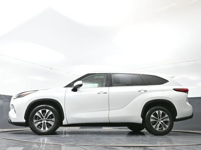 Used 2023 Toyota Highlander XLE FWD image 54