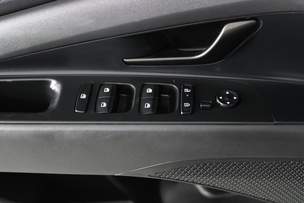 Certified 2026 Hyundai Elantra SEL FWD image 24