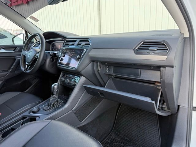 Used 2021 Volkswagen Tiguan SEL w/ 2-Row Tiguan MDO Package image 12