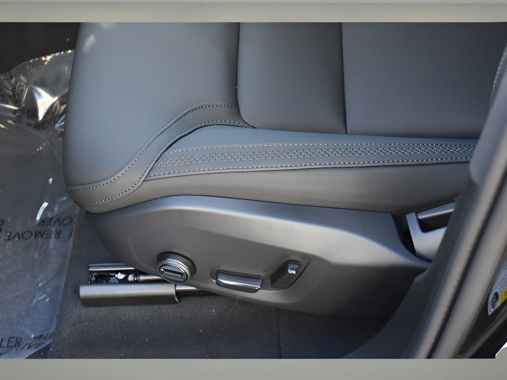 New 2026 Volvo XC60 B5 Plus w/ Protection Package Premier image 34