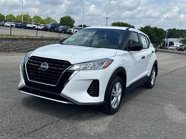 New 2025 Nissan Kicks Play S image 8