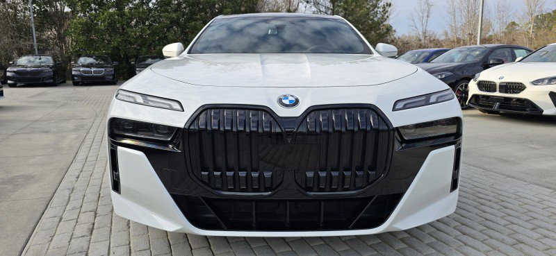 Certified 2023 BMW 740i image 10