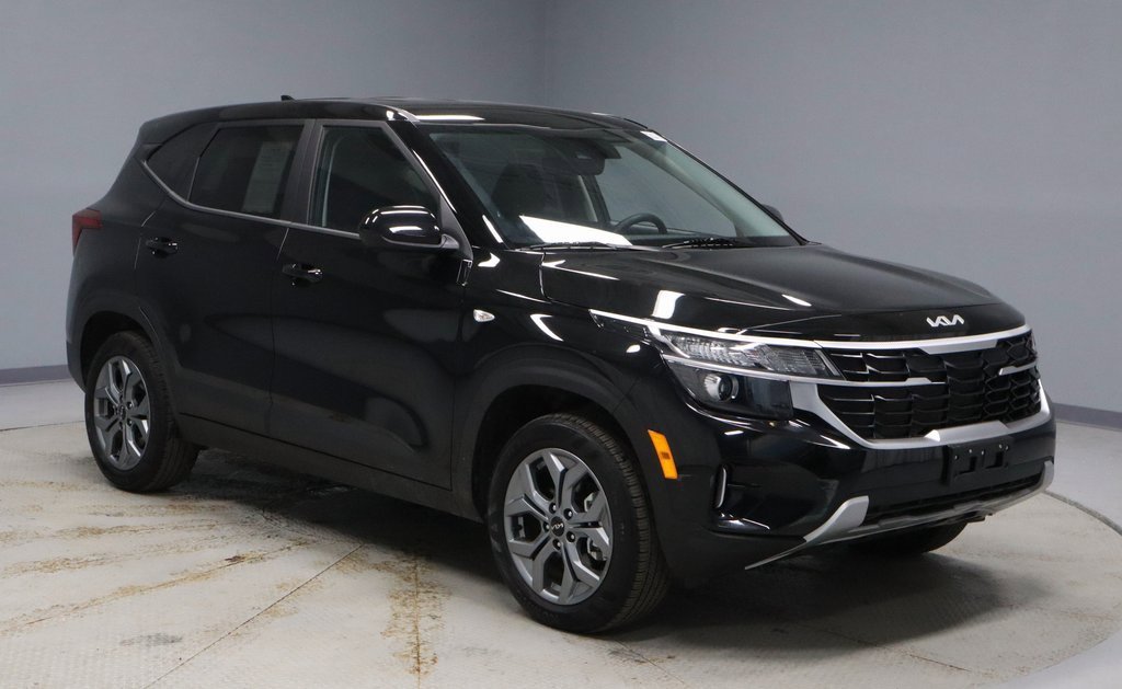 Used 2025 Kia Seltos LX image 1