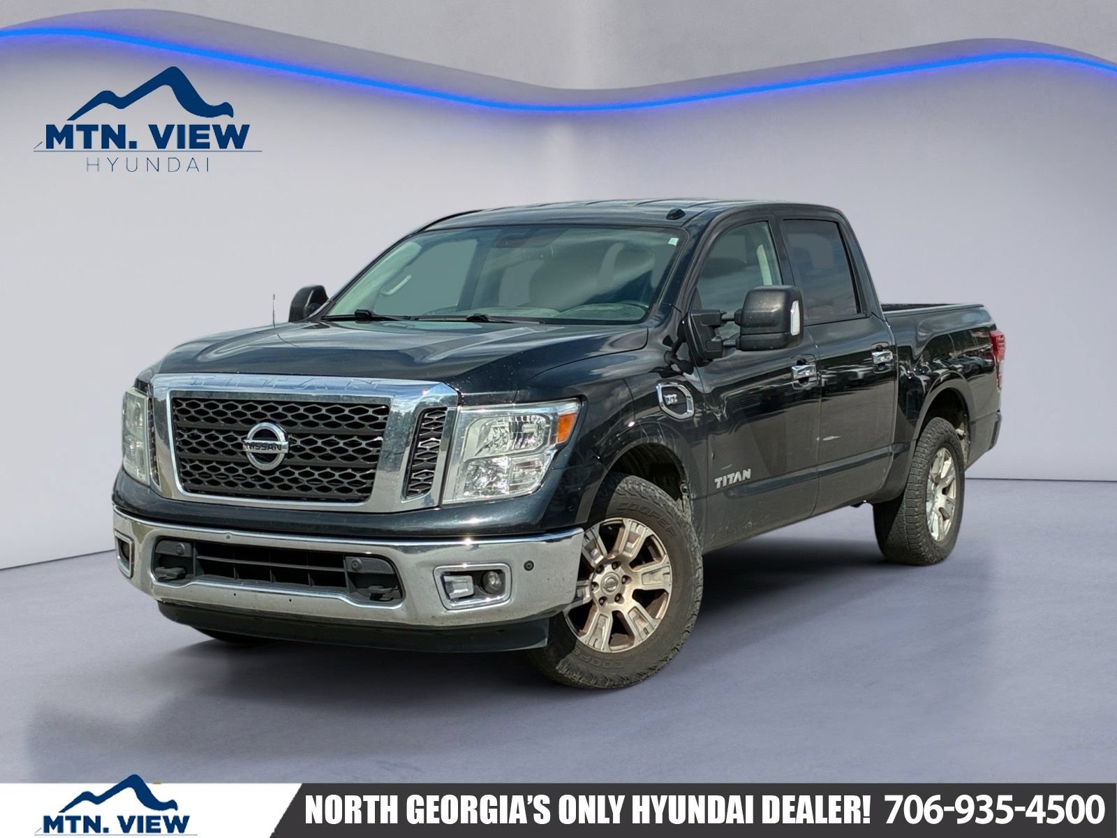 Used 2017 Nissan Titan SV AWD/4WD image 1