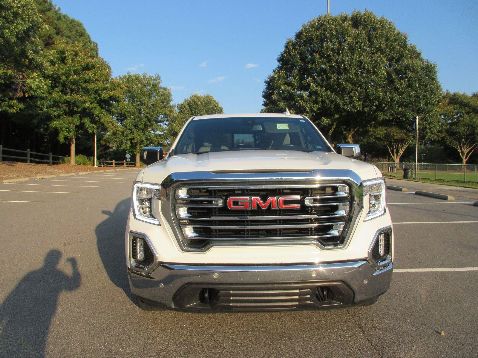 Used 2022 GMC Sierra 1500 SLT w/ SLT Premium Plus Package AWD/4WD image 2