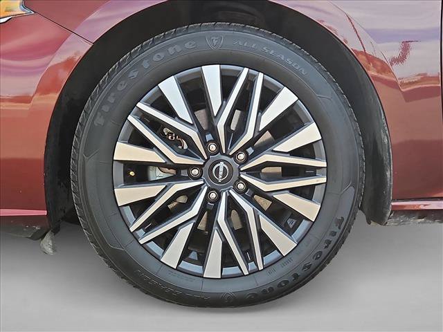 Used 2025 Nissan Altima 2.5 SV FWD image 23