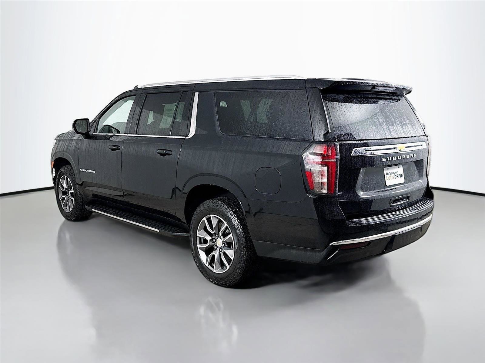 Used 2024 Chevrolet Suburban LS w/ Driver Alert Package AWD/4WD image 10