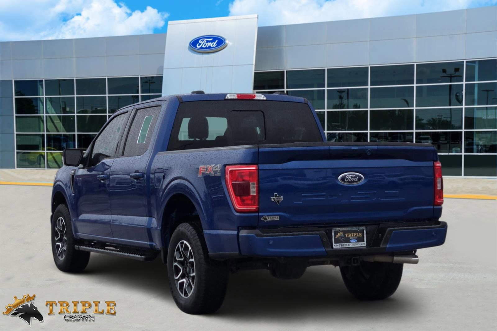 Used 2022 Ford F150 XLT w/ Equipment Group 302A High AWD/4WD image 4