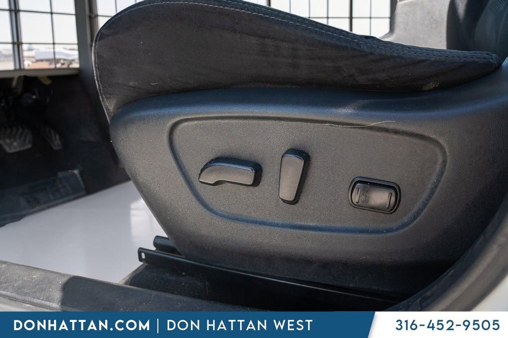 Used 2014 Nissan Rogue SV FWD image 16