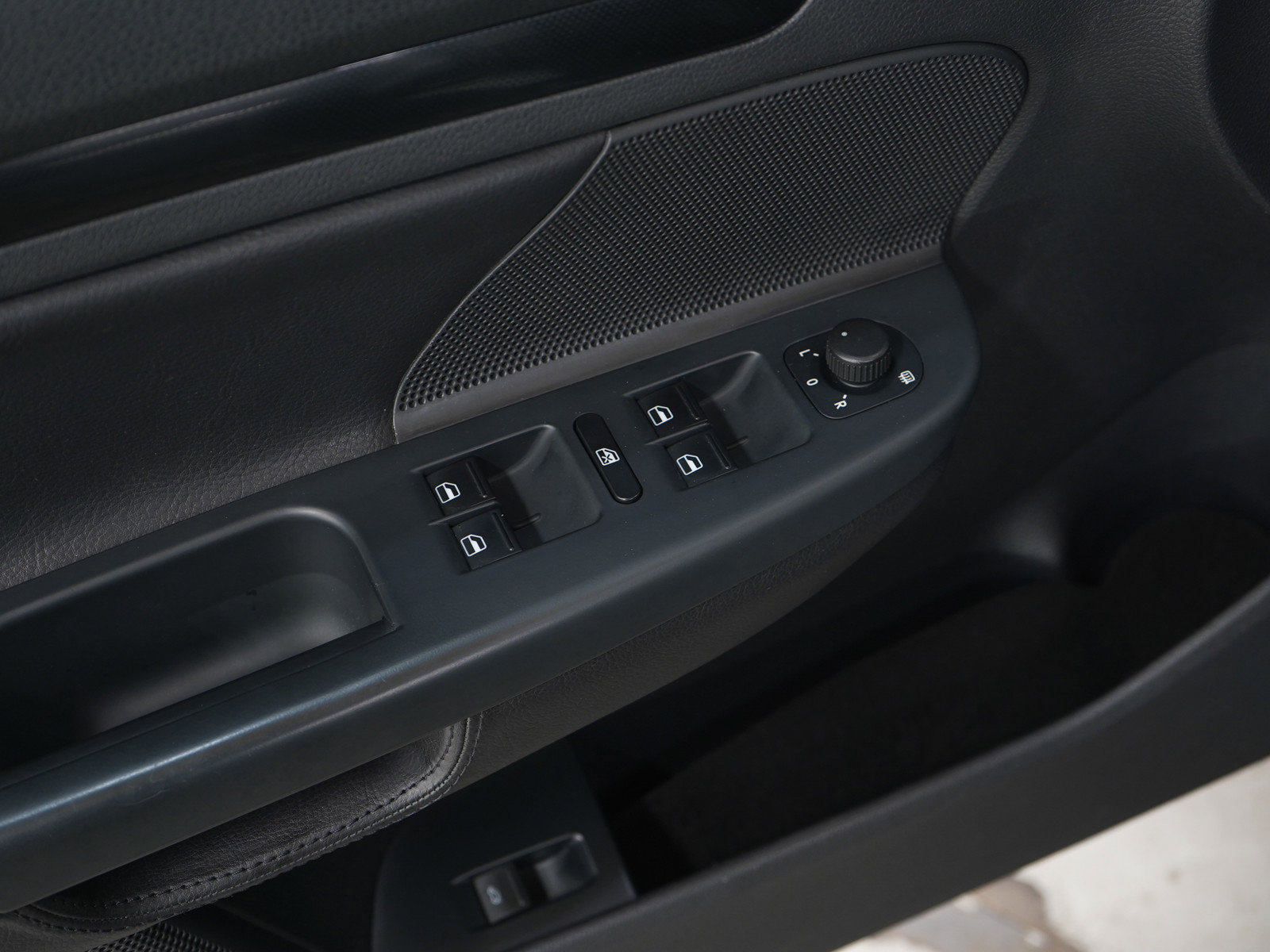 Used 2011 Volkswagen Jetta TDI image 21